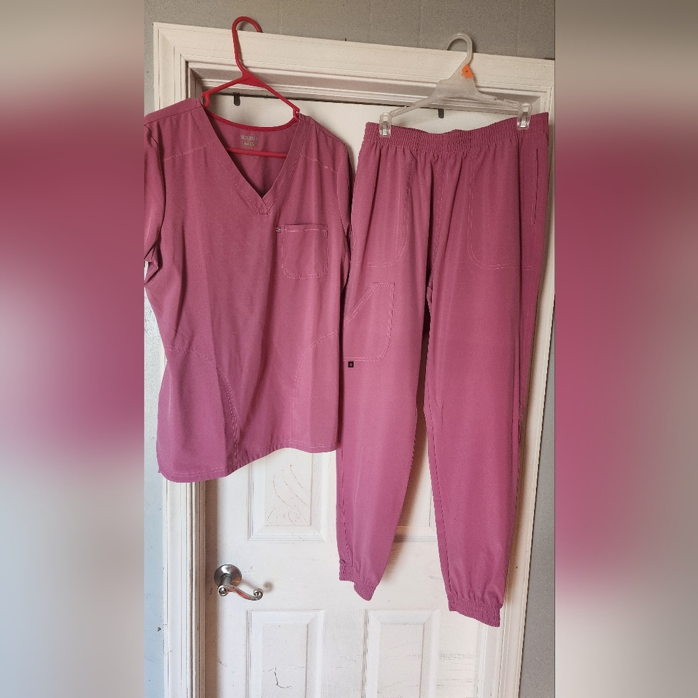 scrub set